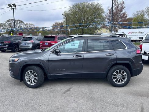 Used 2021 Jeep Cherokee Latitude Plus AWD/4WD image 3