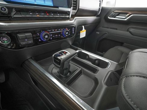 Used 2026 Chevrolet Silverado 1500 LT Trail Boss w/ Convenience Package II image 22