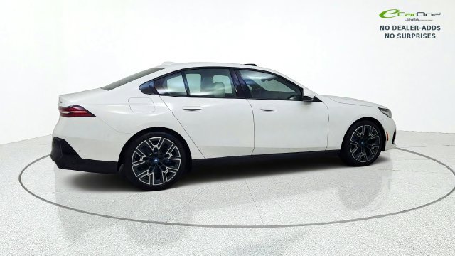 Used 2025 BMW i5 eDrive40 w/ M Sport Package AWD/4WD image 9