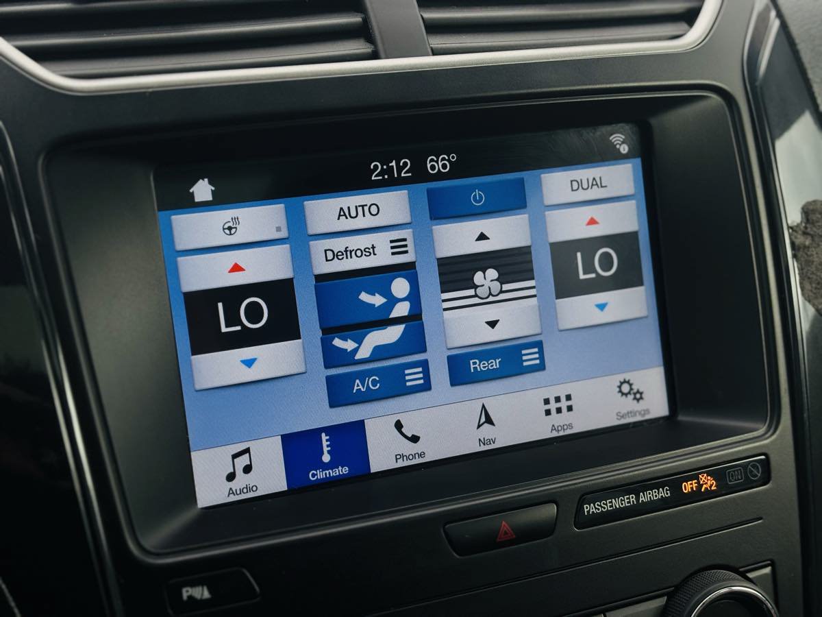 Used 2019 Ford Explorer XLT w/ Equipment Group 202A AWD/4WD image 65