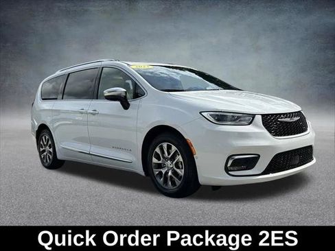 Certified 2023 Chrysler Pacifica Pinnacle FWD image 4
