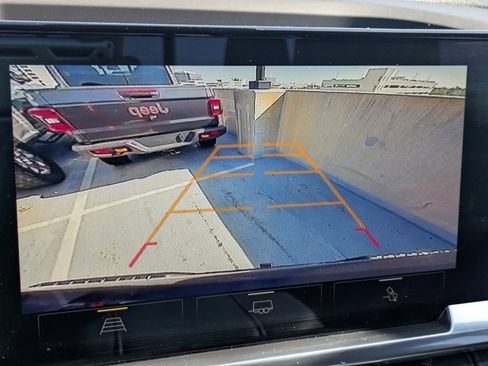 Used 2024 Chevrolet Silverado 1500 LT Trail Boss w/ Convenience Package II image 17