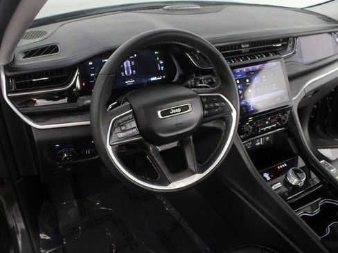 Used 2023 Jeep Grand Cherokee 4WD 4xe image 8