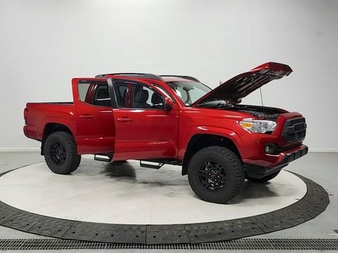 Used 2019 Toyota Tacoma SR w/ SR Convenience Package AWD/4WD image 9