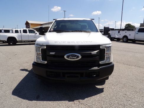 Used 2018 Ford F250 XL w/ Power Equipment Group RWD image 12