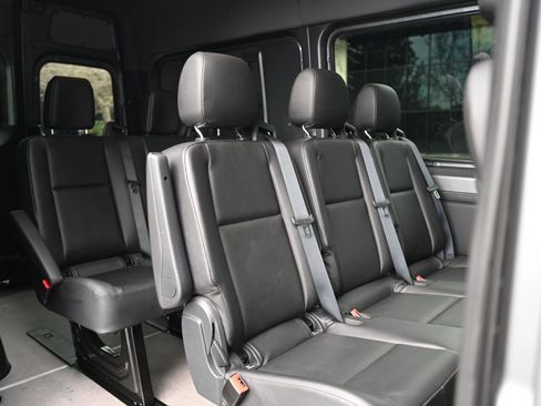 Used 2020 Mercedes-Benz Sprinter 2500 image 16