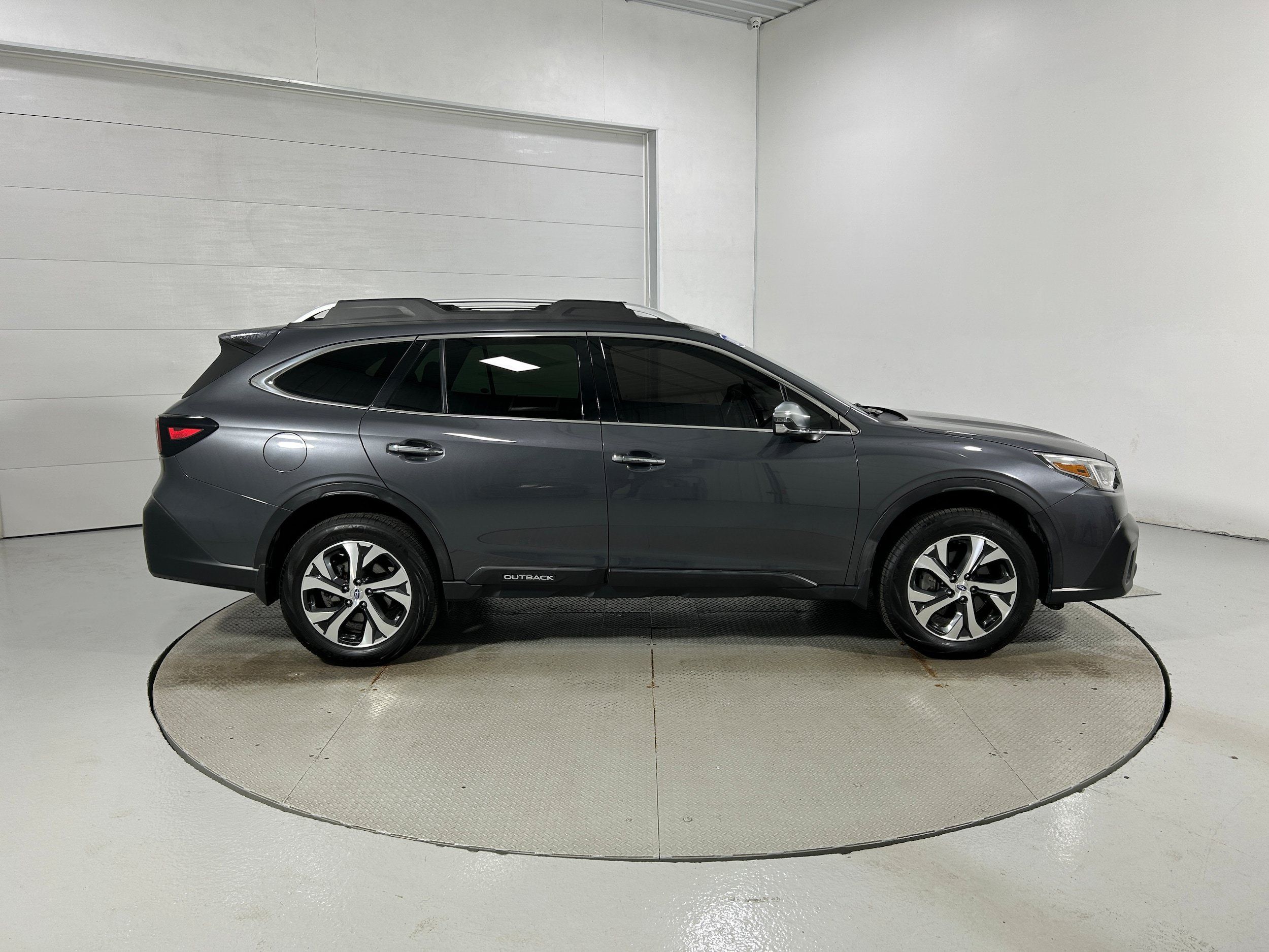 Used 2020 Subaru Outback Touring XT AWD/4WD image 38