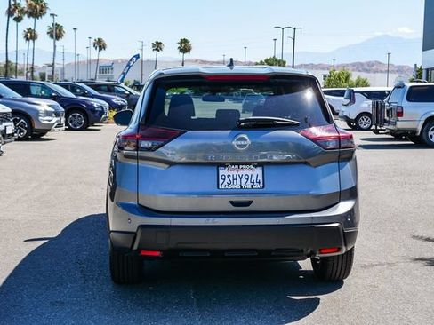Used 2025 Nissan Rogue SV FWD image 6