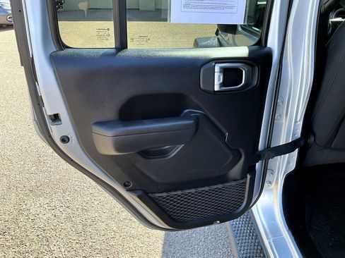 Used 2023 Jeep Wrangler Unlimited Sport AWD/4WD image 21