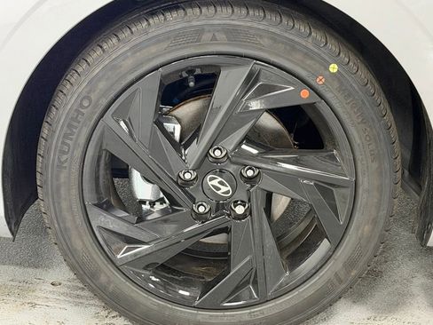 Certified 2026 Hyundai Elantra Sport image 8