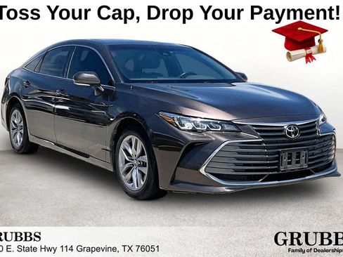 Used 2019 Toyota Avalon XLE w/ Moonroof Package FWD image 1
