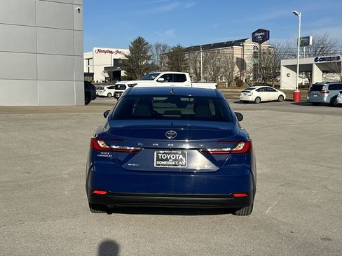 Used 2025 Toyota Camry LE image 6