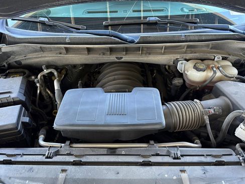 Used 2024 Chevrolet Suburban LT image 53