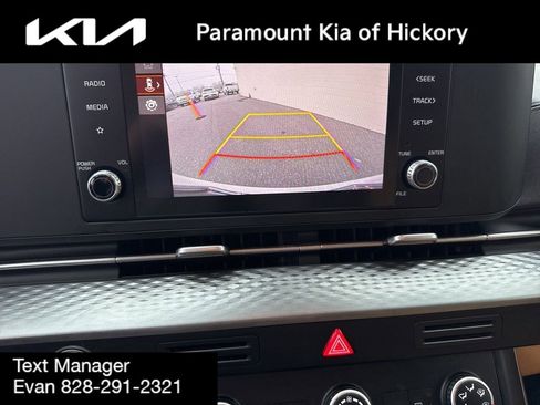 Used 2023 Kia Carnival LX image 26
