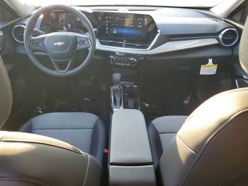 New 2026 Chevrolet Trax LT image 6
