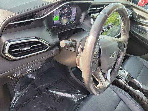 Used 2022 Chevrolet Bolt EUV LT w/ Convenience Package image 16