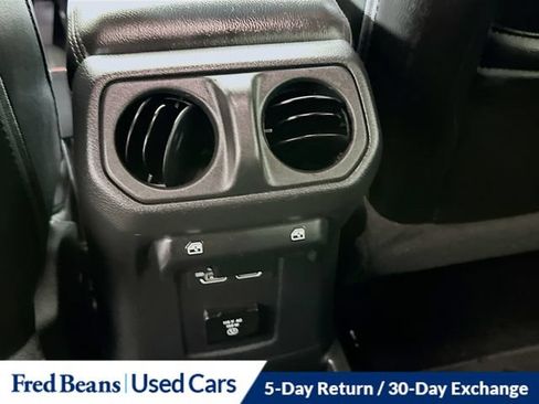 Used 2022 Jeep Wrangler Unlimited Sahara AWD/4WD image 32