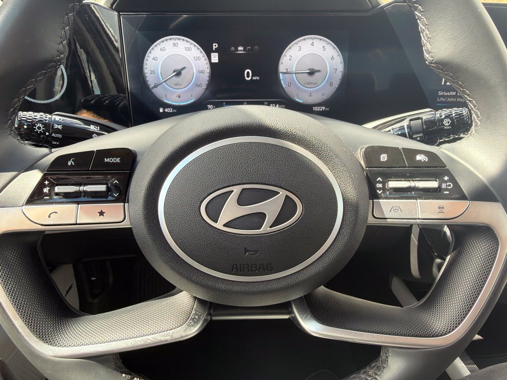 Certified 2025 Hyundai Elantra Limited FWD image 23