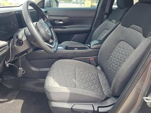 Used 2025 Nissan Kicks SV w/ SV Premium Package image 5