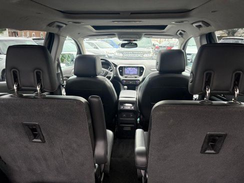 Used 2019 GMC Acadia SLT AWD/4WD image 14
