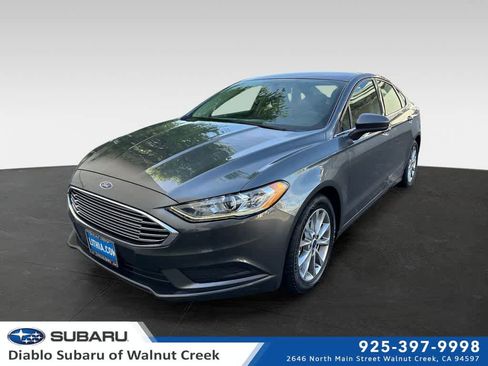 Used 2017 Ford Fusion SE image 1