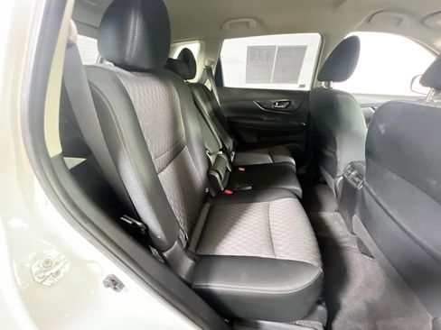 Used 2020 Nissan Rogue SV image 25