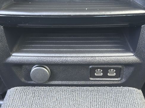 Used 2023 BMW 530i w/ Convenience Package RWD image 23