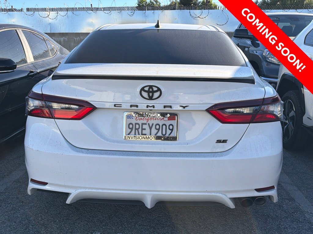 Used 2021 Toyota Camry SE w/ Convenience Package FWD image 3