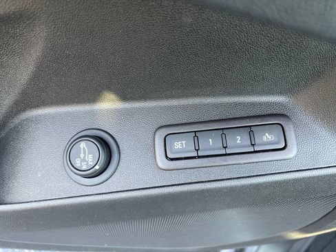Used 2021 Chevrolet Equinox Premier FWD image 8