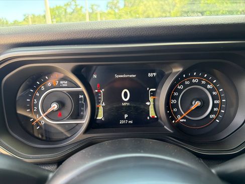 Used 2026 Jeep Gladiator Sport AWD/4WD image 21