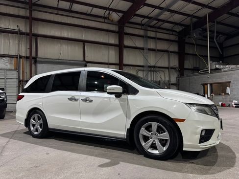 Used 2018 Honda Odyssey EX-L image 3