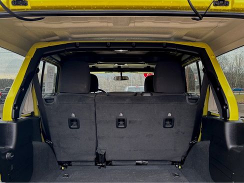 Used 2022 Jeep Wrangler Sport image 9