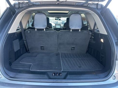 Used 2023 Lincoln Aviator Standard w/ Premium Package image 11