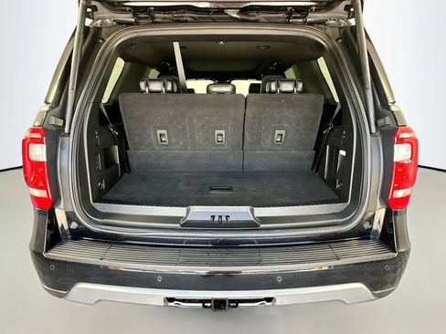Used 2019 Ford Expedition XLT w/ Equipment Group 202A AWD/4WD image 26
