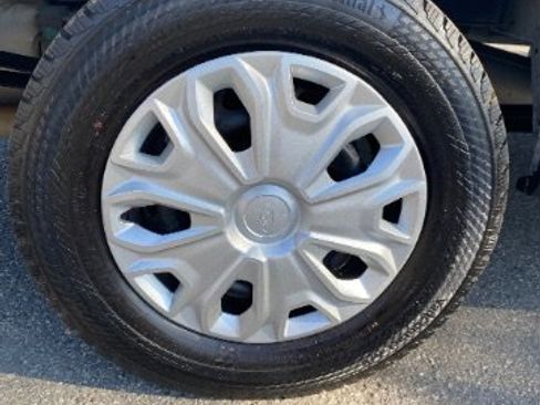 Used 2023 Ford Transit 350 XLT image 31