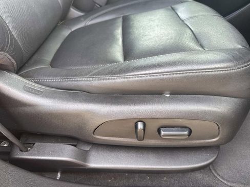 Used 2019 Chevrolet Blazer LT image 12