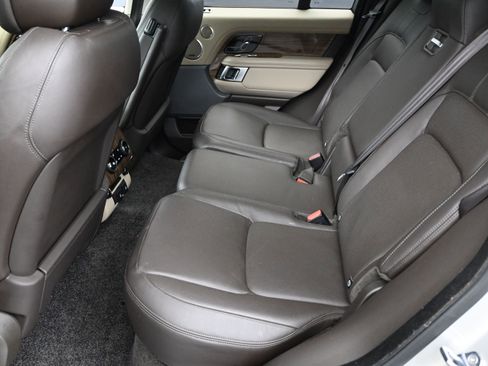 Used 2019 Land Rover Range Rover HSE image 6