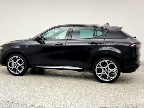 Used 2024 Alfa Romeo Tonale Ti w/ Premium Interior Package image 8