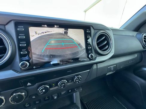 Used 2020 Toyota Tacoma TRD Off-Road w/ Technology Package AWD/4WD image 19