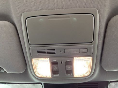 Used 2020 Honda CR-V Touring image 31