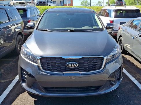 Used 2020 Kia Sorento LX FWD image 2