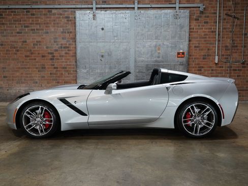 Used 2015 Chevrolet Corvette Stingray Coupe w/ Battery Protection Package RWD image 57