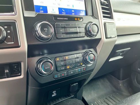 Used 2020 Ford F250 Lariat w/ Lariat Value Package image 29