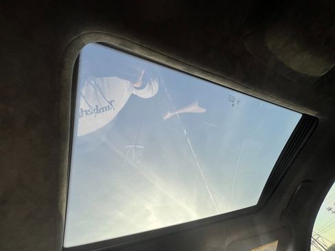 Used 2015 BMW 750i xDrive image 23