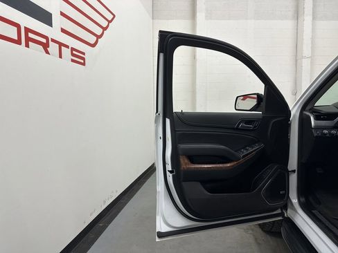 Used 2019 Chevrolet Suburban Premier image 39