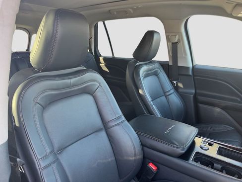 Used 2025 Lincoln Aviator Reserve w/ Jet Appearance Package image 31