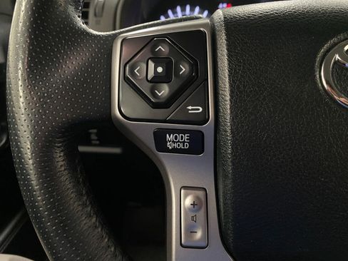 Used 2018 Toyota 4Runner SR5 AWD/4WD image 17