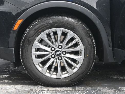 Used 2024 Cadillac XT4 Premium Luxury image 33