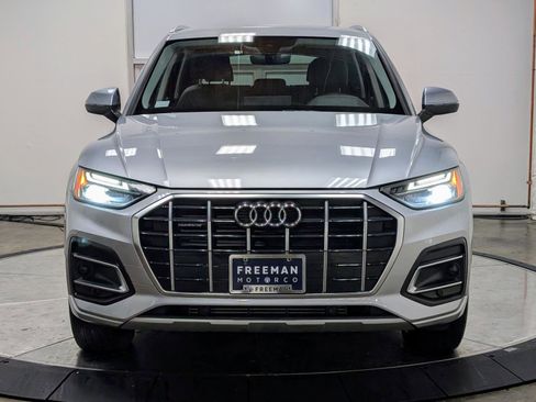 Used 2023 Audi Q5 Premium w/ Convenience Package image 3
