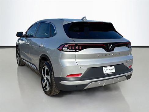 New 2025 VinFast VF 8 Eco image 5